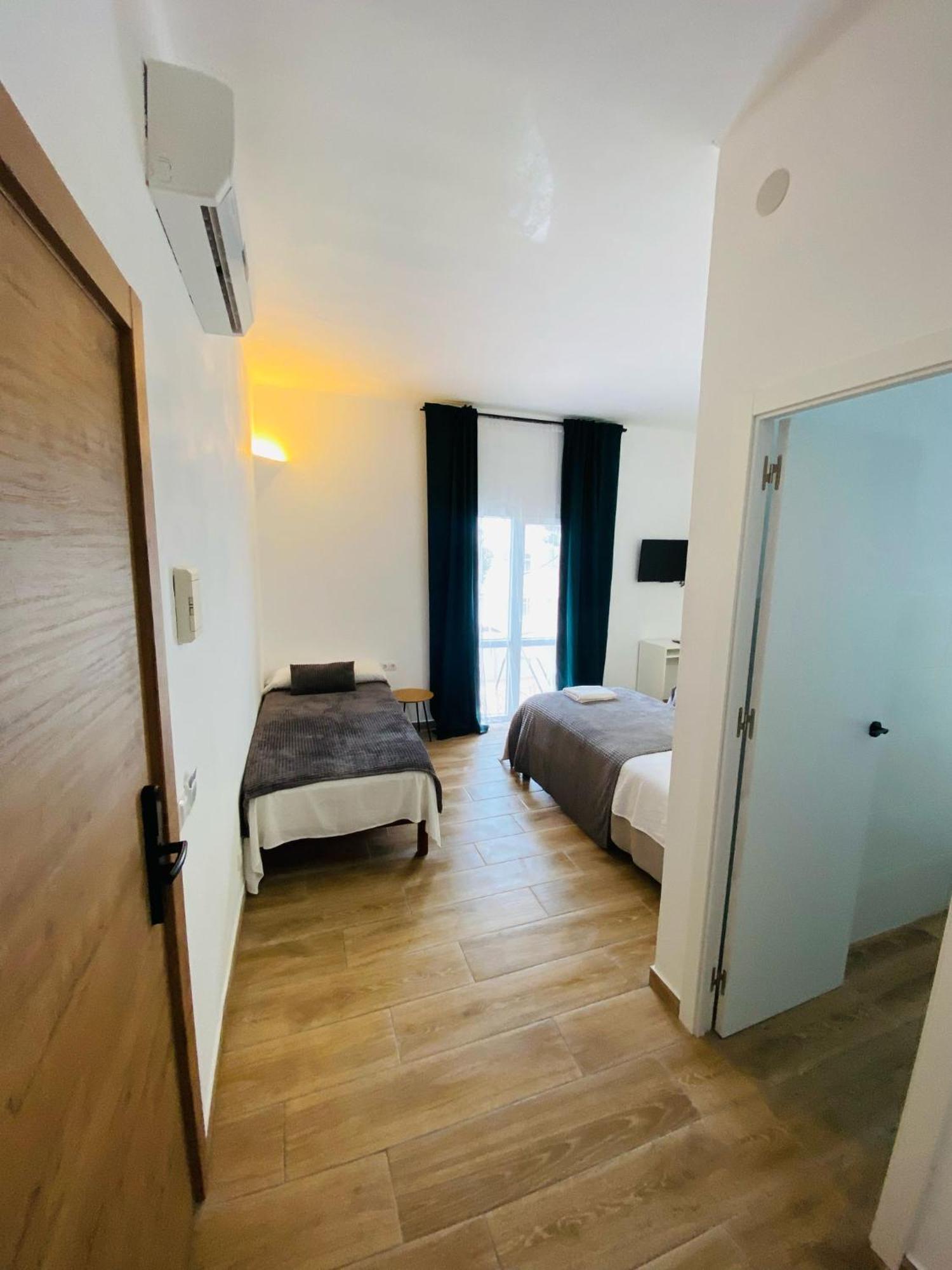 Hostal Oasis Dor Кала де Ор Экстерьер фото